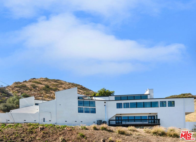 2688 Rambla Pacifico Street