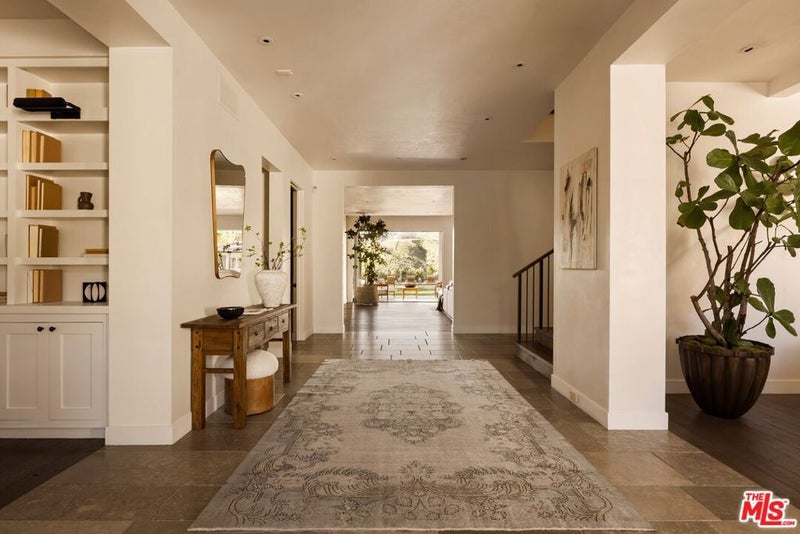 1319 Amalfi Drive