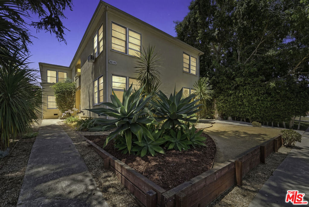 1135 S Corning Street