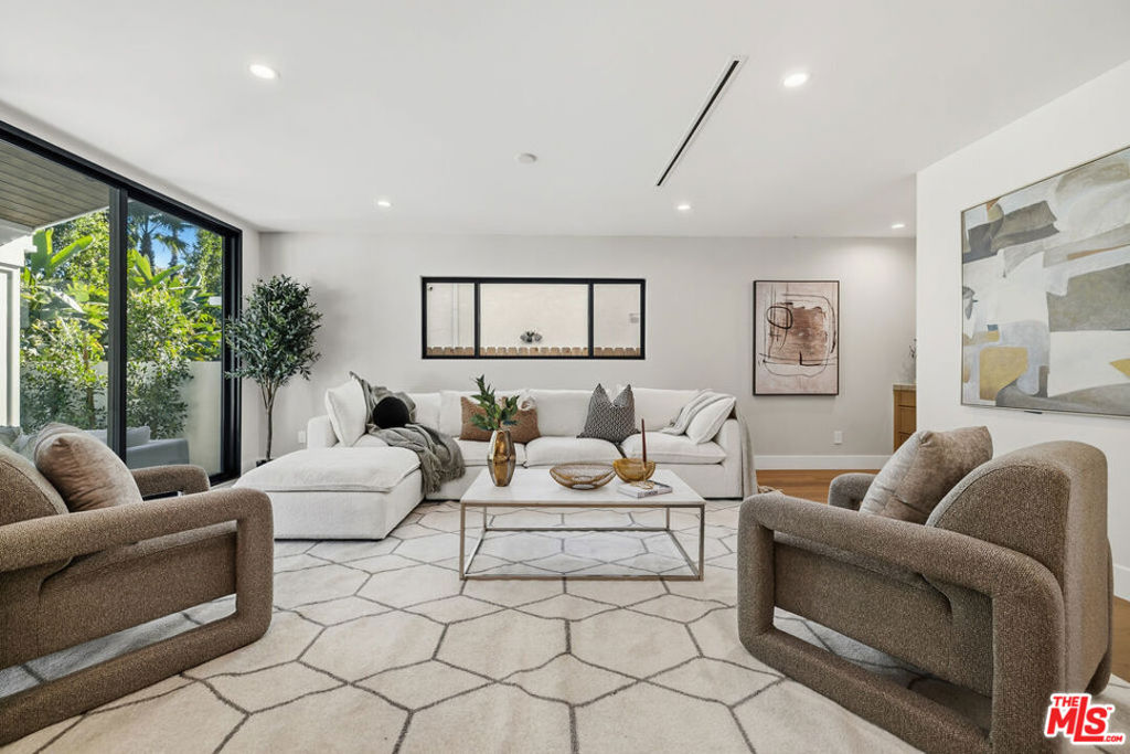 5032 Bluebell Avenue