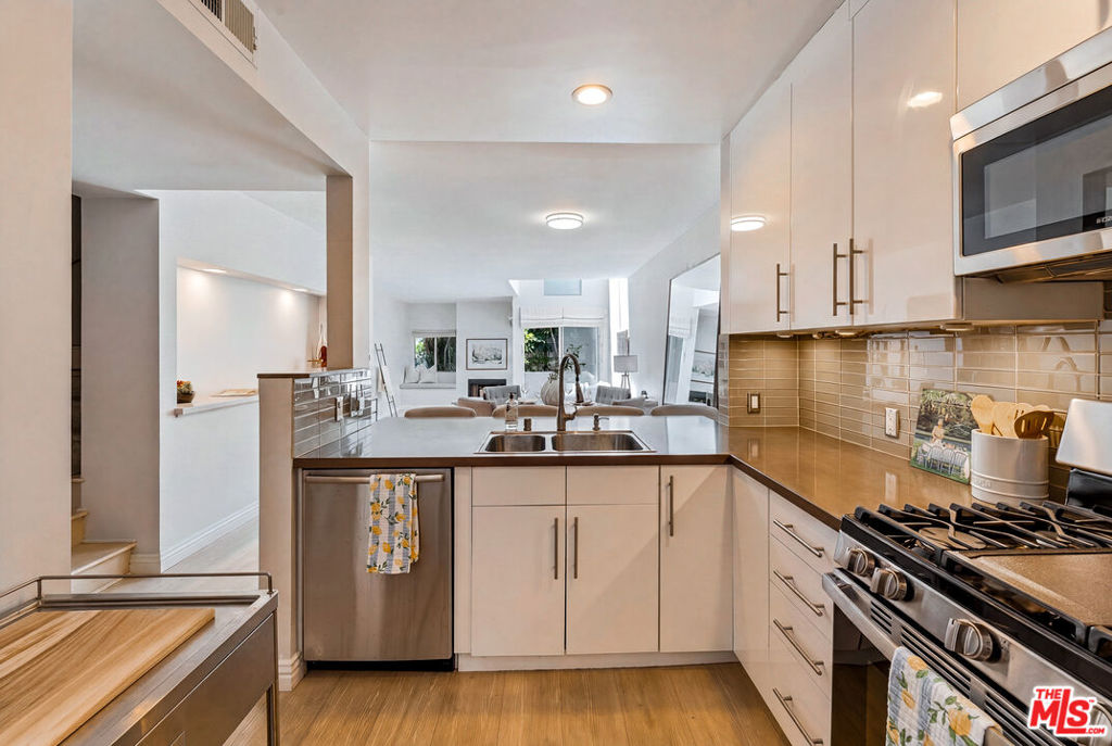 1617 S Beverly Glen Boulevard 204