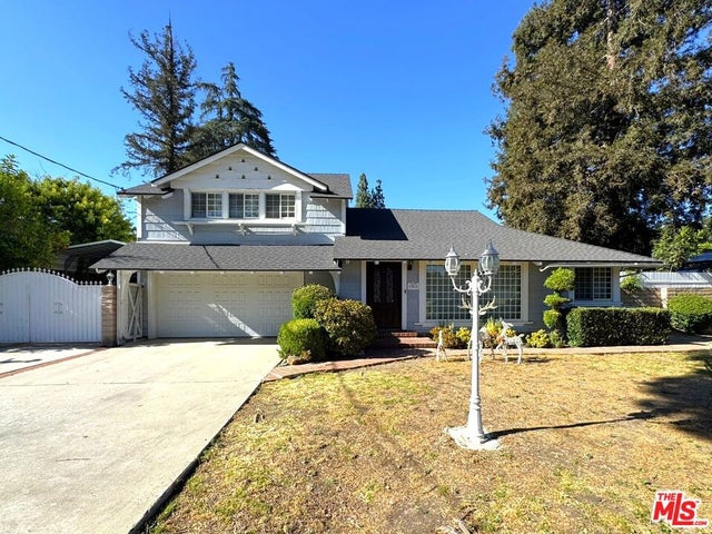 17813 Raymer Street, Los Angeles