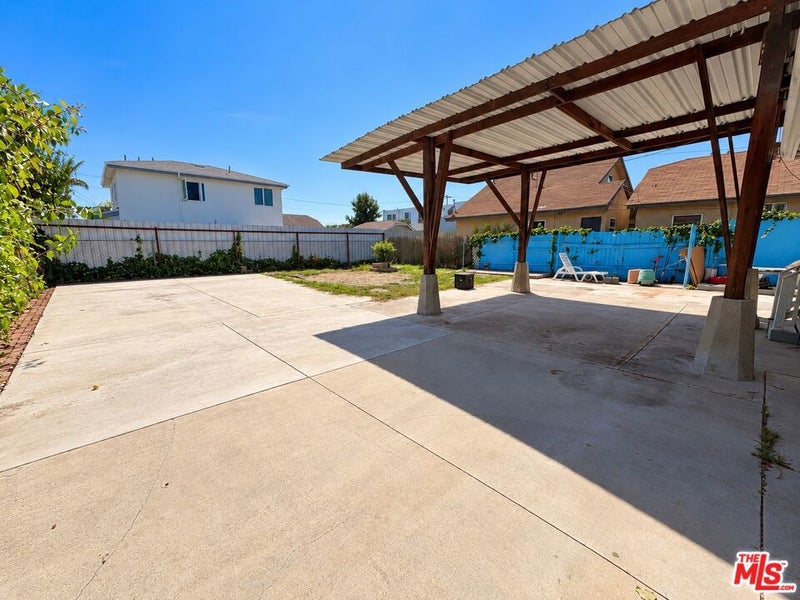 1528 W 36th Street