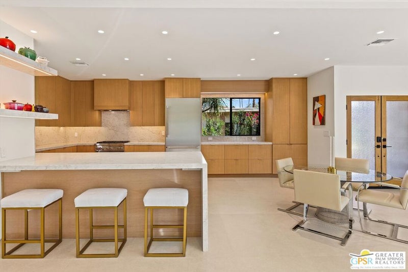 2264 Oakcrest Drive