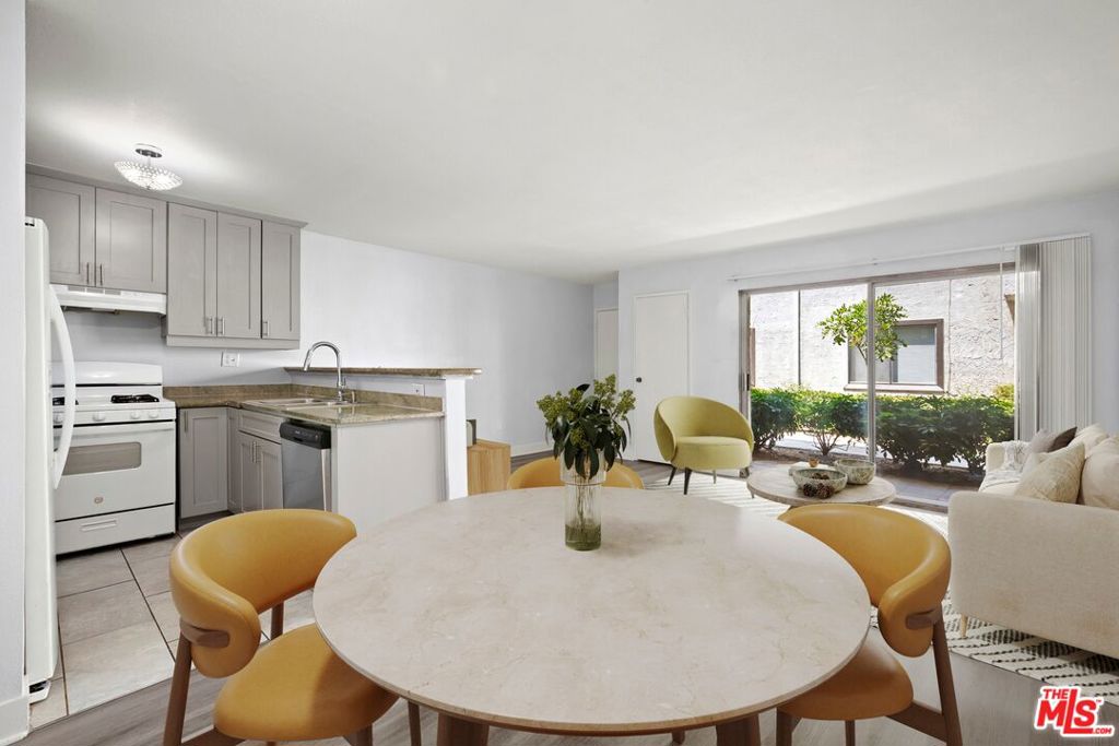 18530 Hatteras Street 115