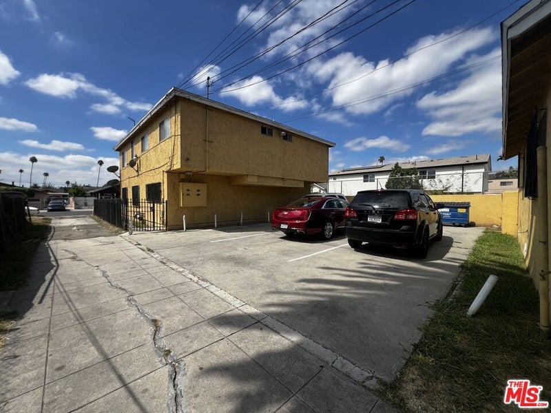 639 W 80th Street