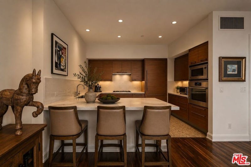 900 W Olympic Boulevard 29H