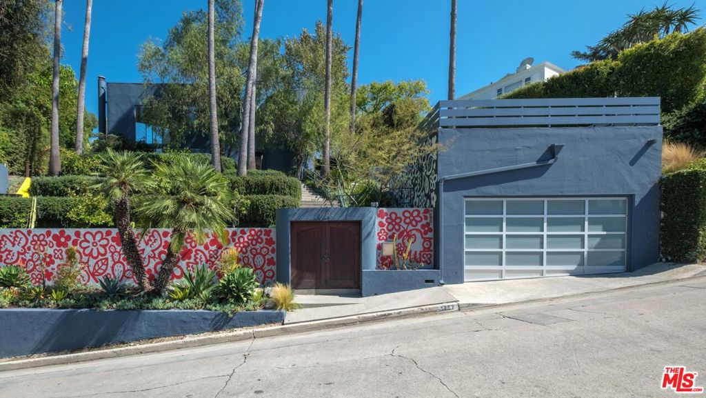 Properties 2 1962 Micheltorena Street