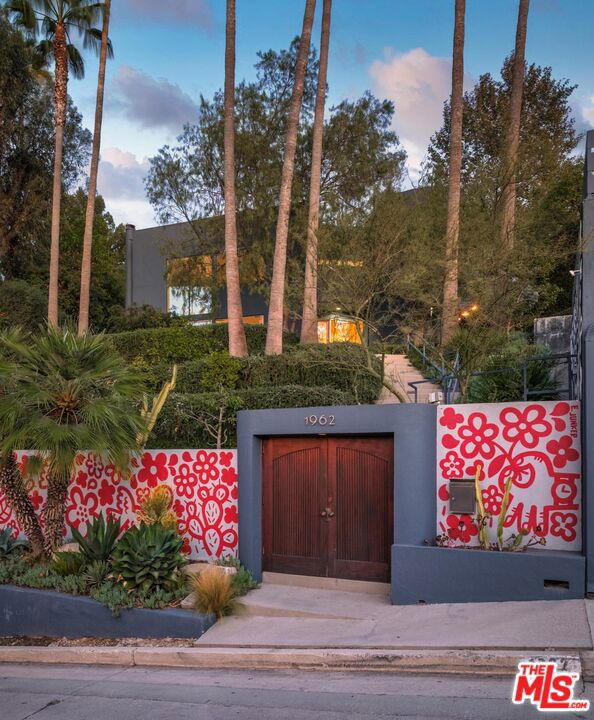 Properties 1 1962 Micheltorena Street