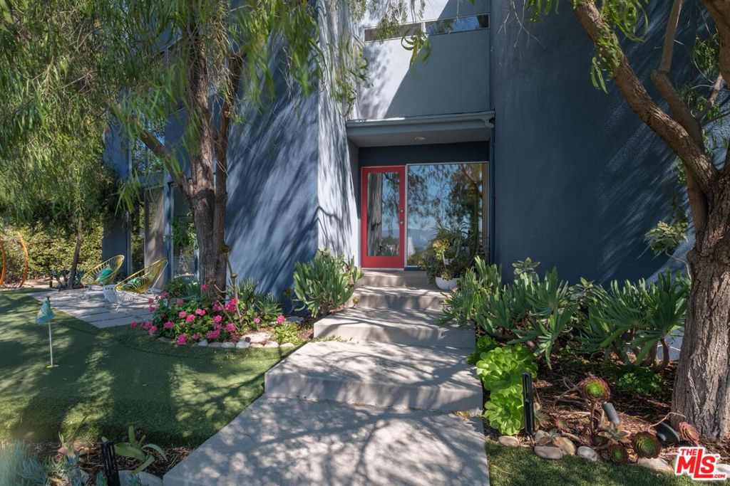 Properties 4 1962 Micheltorena Street