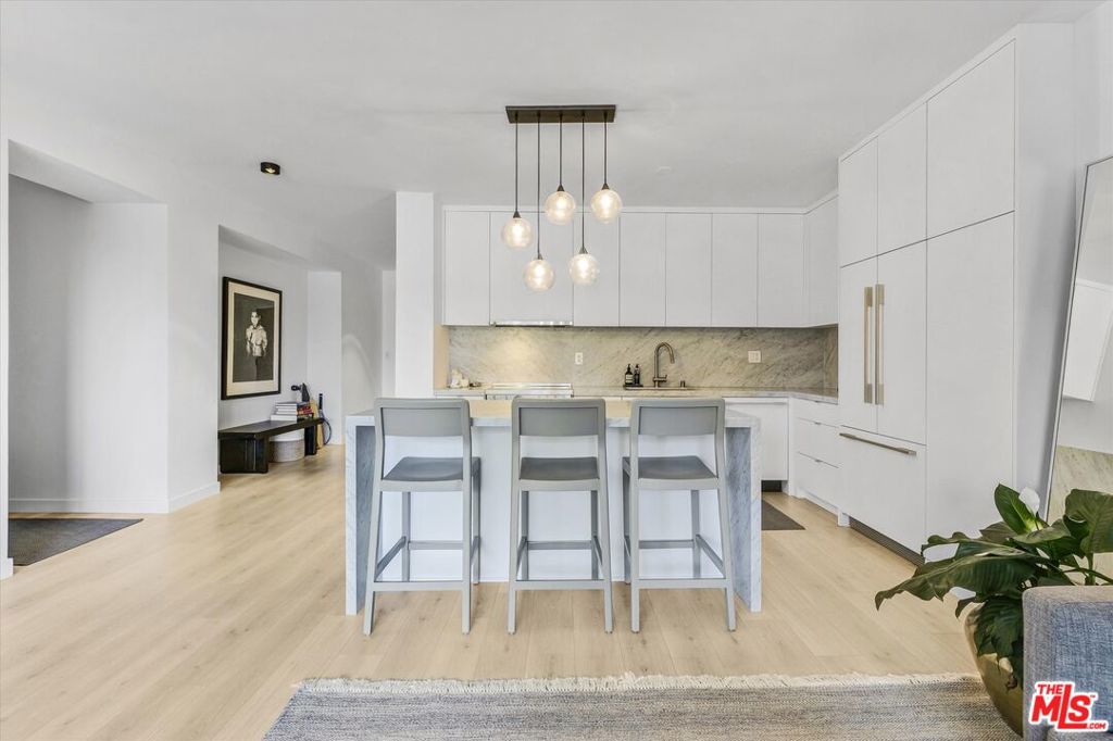 999 N Doheny Drive 312