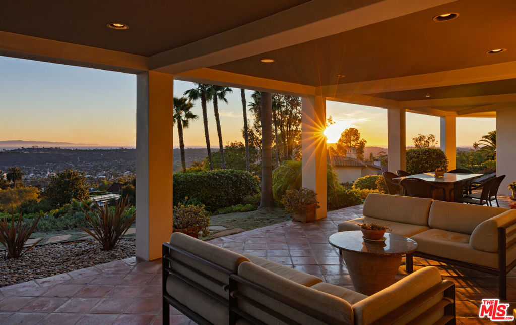 1816 E Las Tunas Road