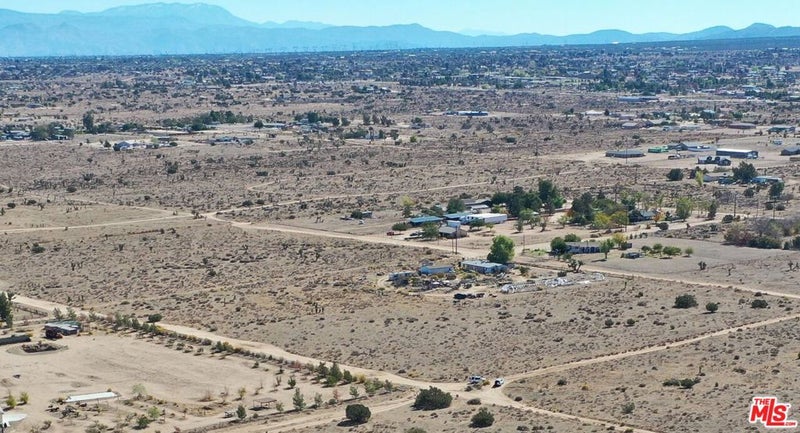 0 Land