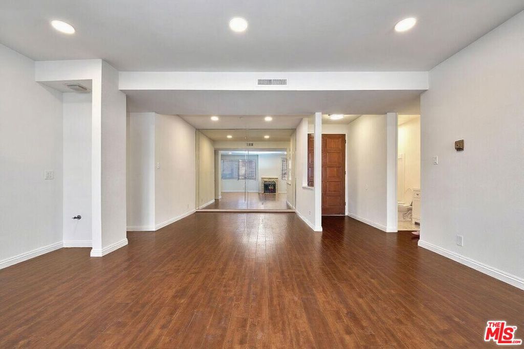 3315 Griffith Park Boulevard 101