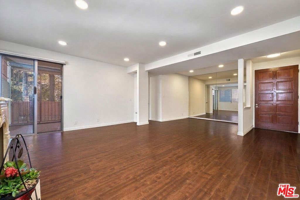 3315 Griffith Park Boulevard 101