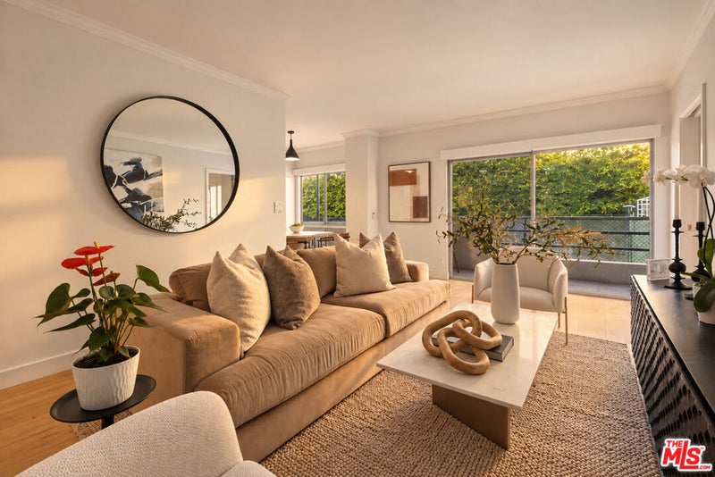 1131 Alta Loma Road 115
