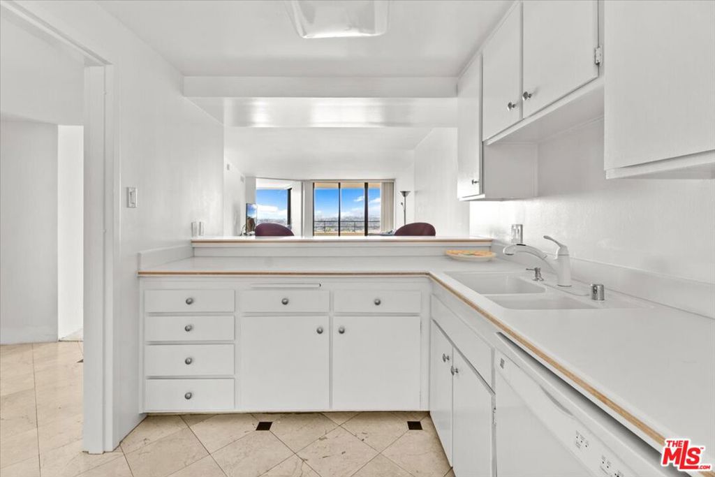 4316 Marina City Drive 1023