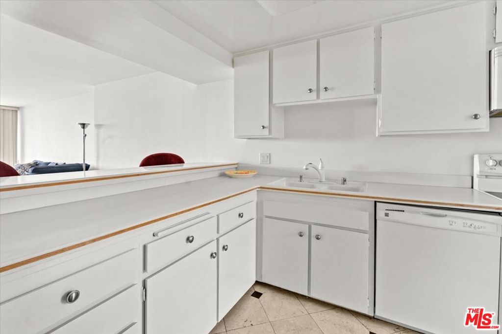 4316 Marina City Drive 1023