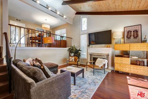 11732 Moorpark Street J Studio City CA 91604