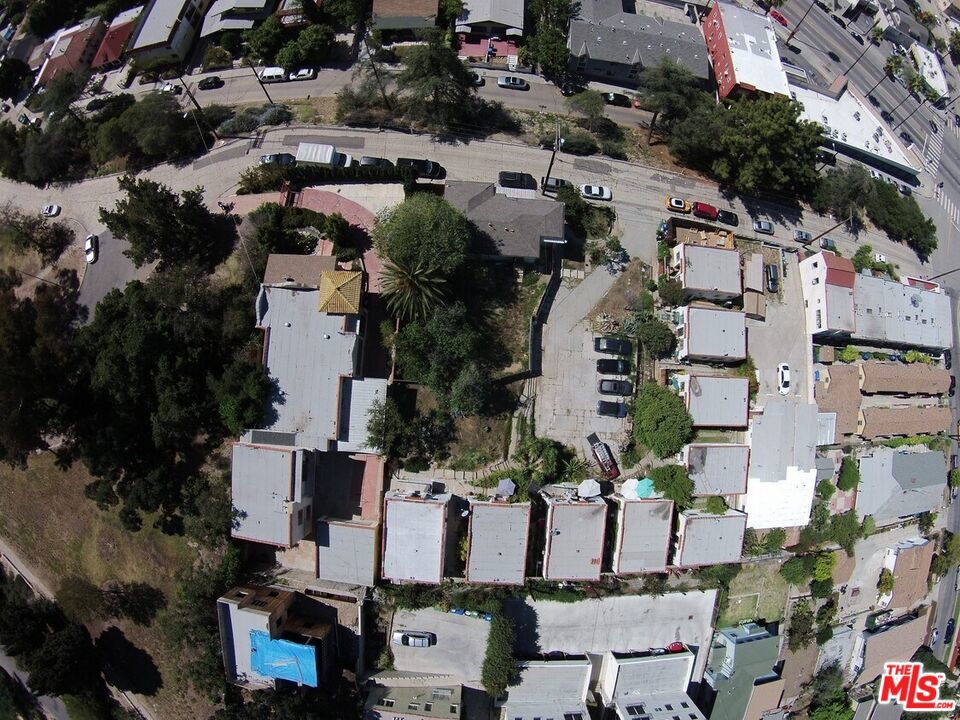Properties 2 1303 Lilac Terrace 10