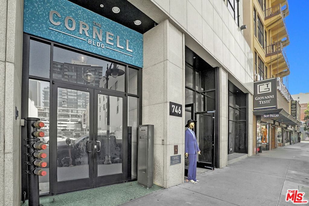 746 S Los Angeles Street 707