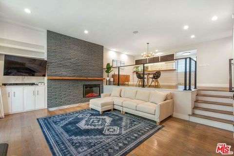 5326 Fairview Boulevard 3 Los Angeles CA 90056