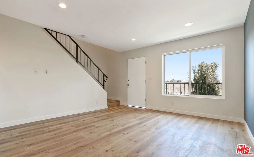 Properties 1 110 S Eucalyptus Avenue 2