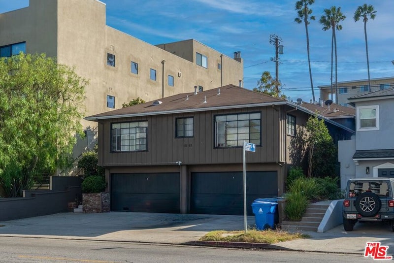 1581 Manning Avenue