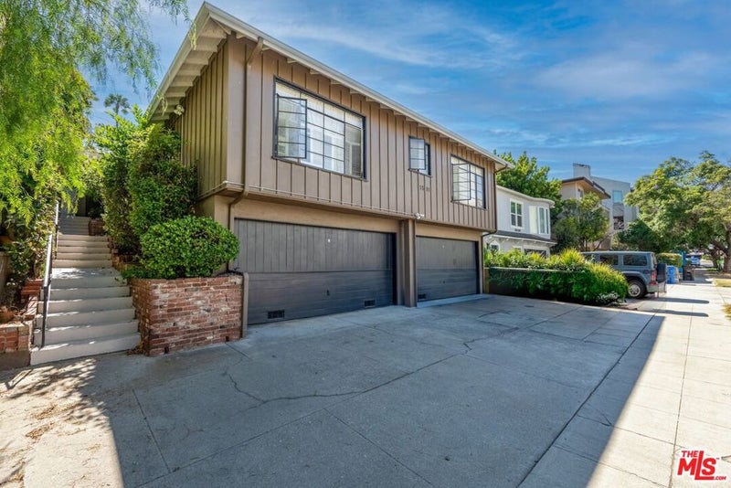 1581 Manning Avenue