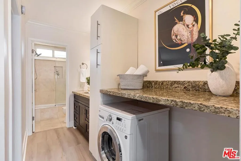 Los Angeles, California 90064, United States, 1 Bedroom Bedrooms, ,1 BathroomBathrooms,Residential,Active,178607