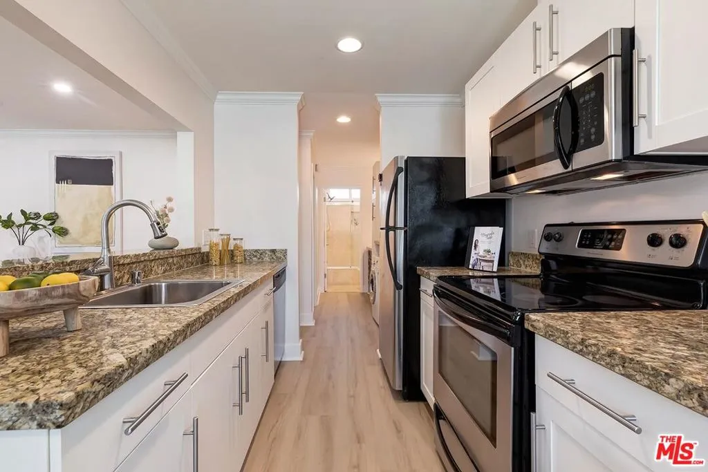 Los Angeles, California 90064, United States, 1 Bedroom Bedrooms, ,1 BathroomBathrooms,Residential,Active,178607