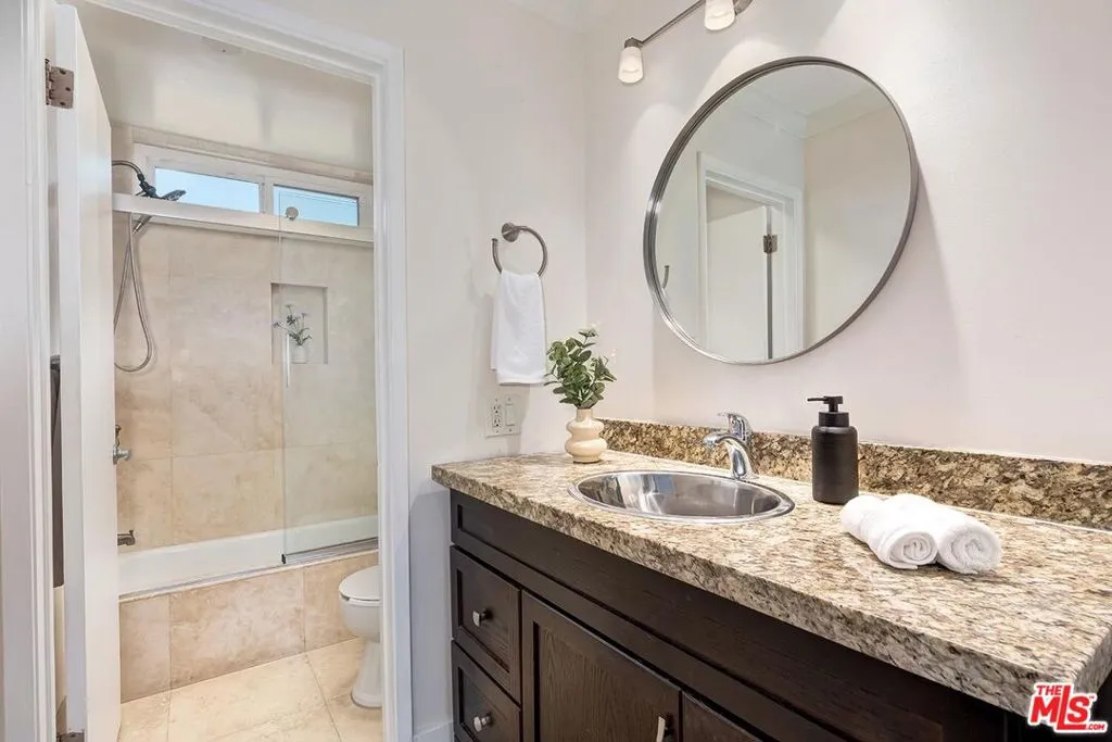 Los Angeles, California 90064, United States, 1 Bedroom Bedrooms, ,1 BathroomBathrooms,Residential,Active,178607