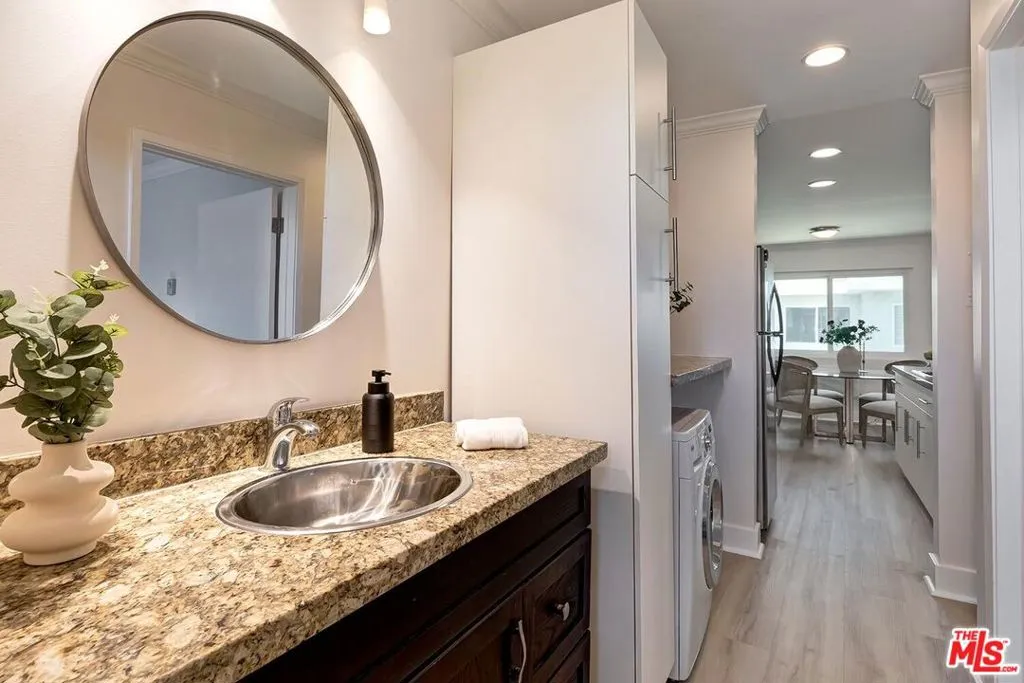 Los Angeles, California 90064, United States, 1 Bedroom Bedrooms, ,1 BathroomBathrooms,Residential,Active,178607