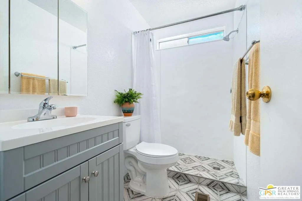 Cathedral City, California 92234, United States, 3 Bedrooms Bedrooms, ,2 BathroomsBathrooms,Residential,Active,163732