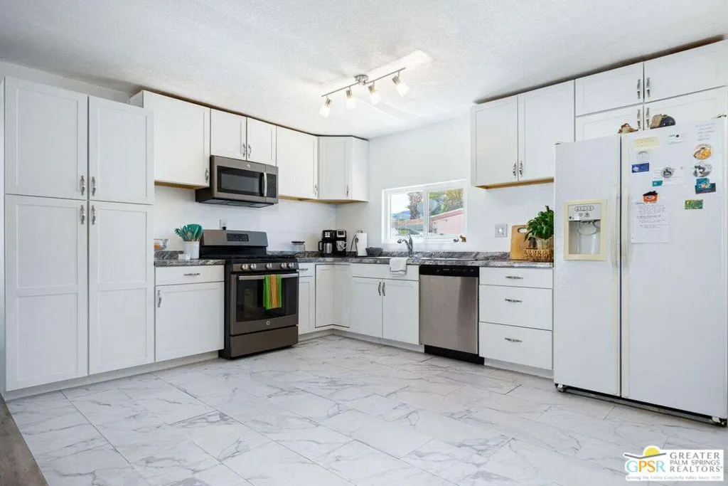 Cathedral City, California 92234, United States, 3 Bedrooms Bedrooms, ,2 BathroomsBathrooms,Residential,Active,163732