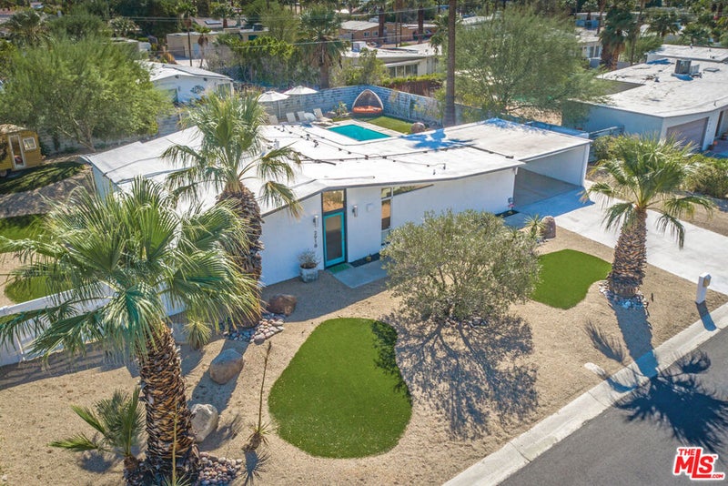 2918 N Davis Way