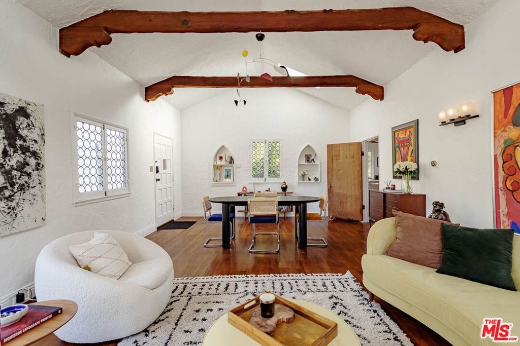 2251 N Cahuenga Boulevard