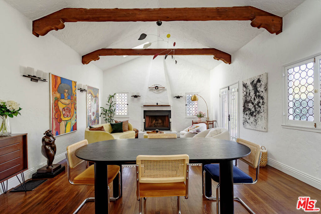 2251 N Cahuenga Boulevard