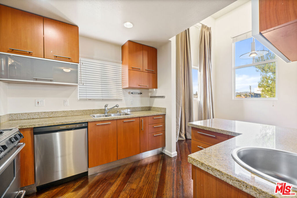 2045 Beloit Avenue 306