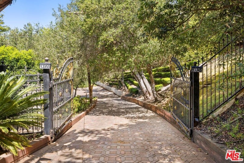 13355 Mulholland Drive