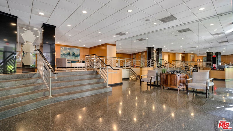 100 S Doheny Drive 221