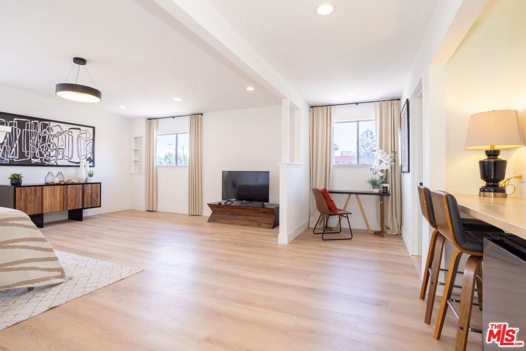 13123 W Washington Boulevard