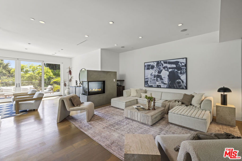 2756 Westshire Drive