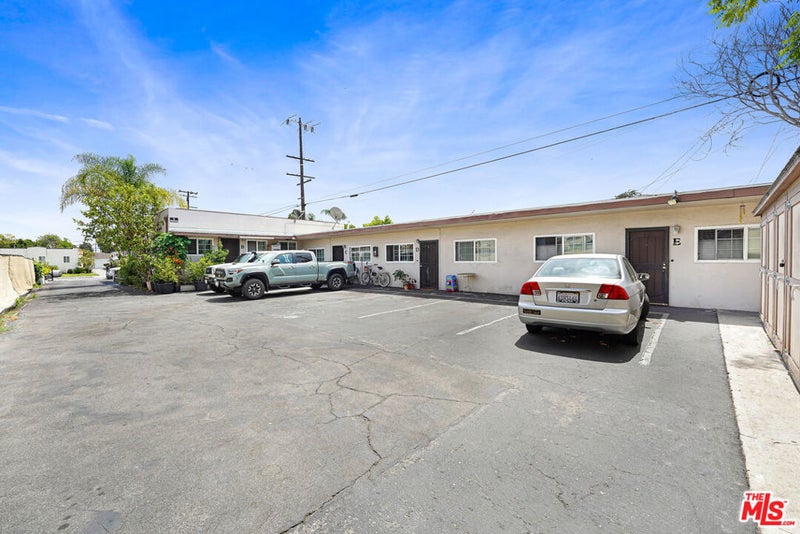 8181 Commercial Place