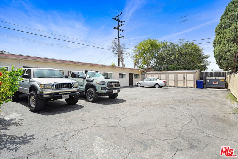 8181 Commercial Place