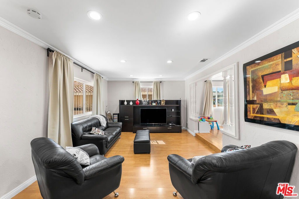 18032 Mariner Drive