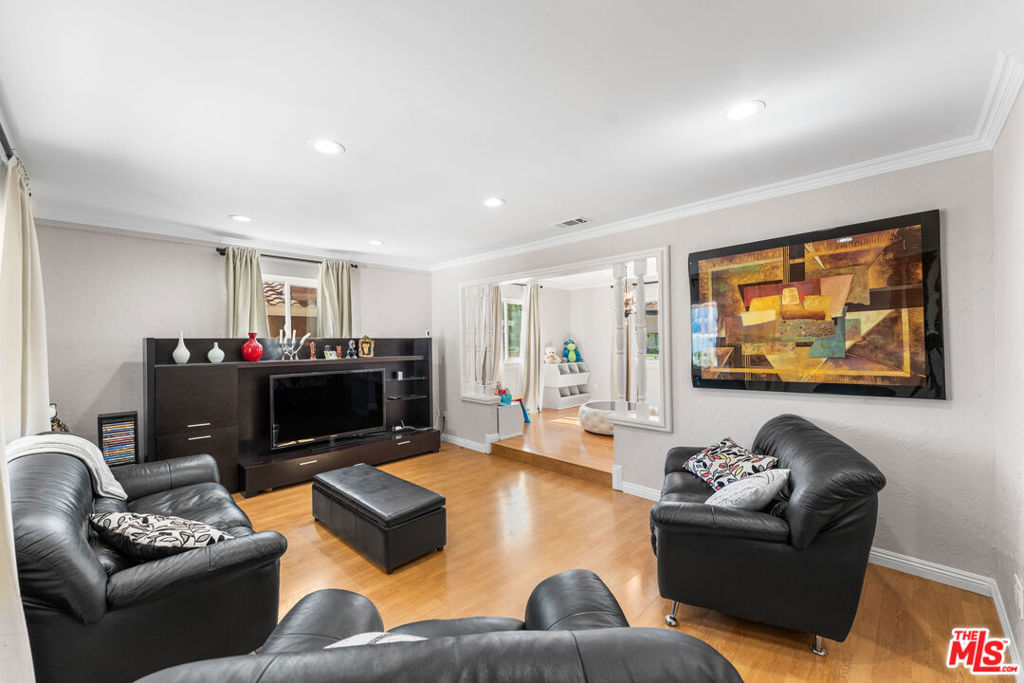 18032 Mariner Drive