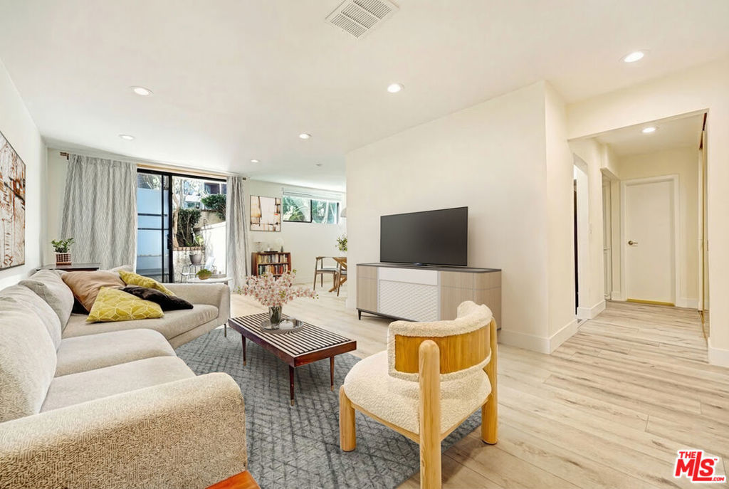 1750 Camino Palmero Street 236