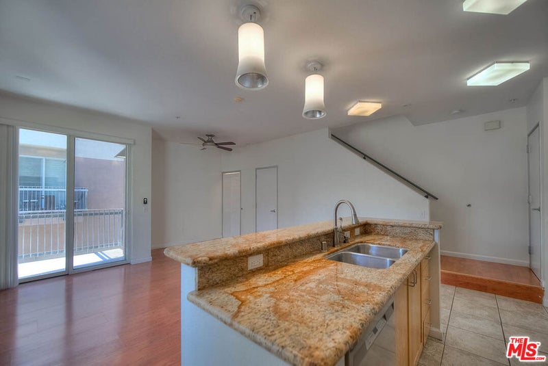 302 E 19th Street 7