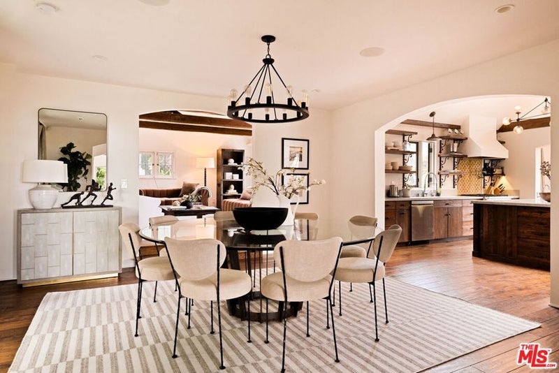 2356 Hollyridge Drive
